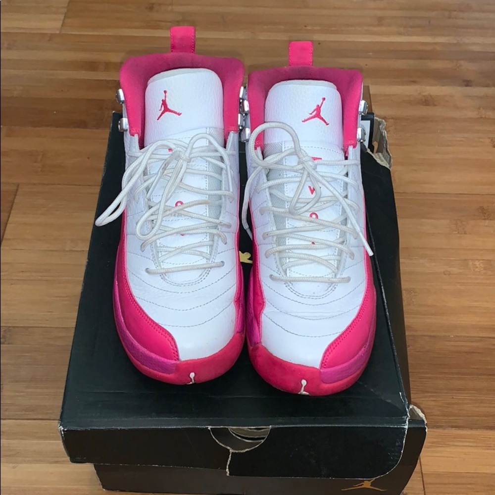 Jordan Grade school size 7.5Y